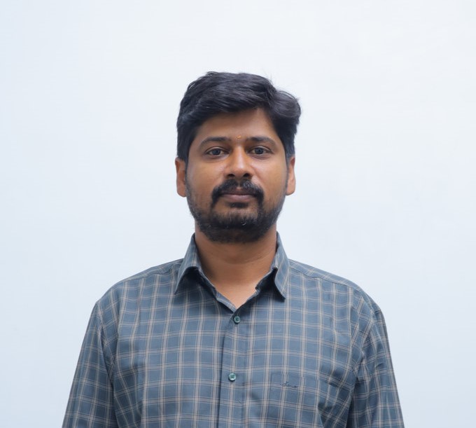 Dr. SATHYASEELAN T